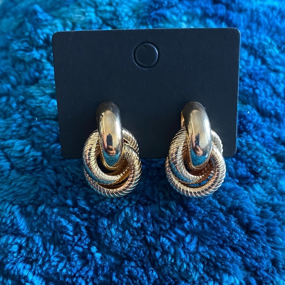 ⚜️3 for $30⚜️ Gold Tone Geometric Textured Dangle Earrings (Art Deco, Drop) - Picture 3 of 11